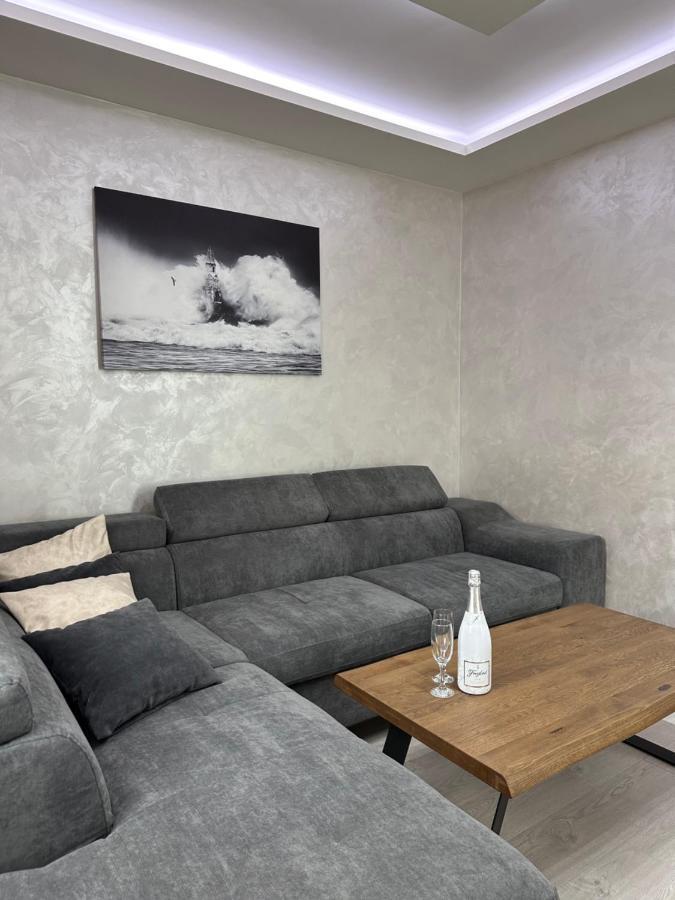 Елегантен Двустаен Апартамент Four Seasons Burgas Bagian luar foto