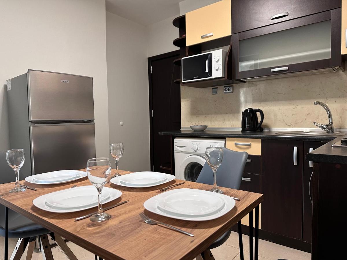 Елегантен Двустаен Апартамент Four Seasons Burgas Bagian luar foto